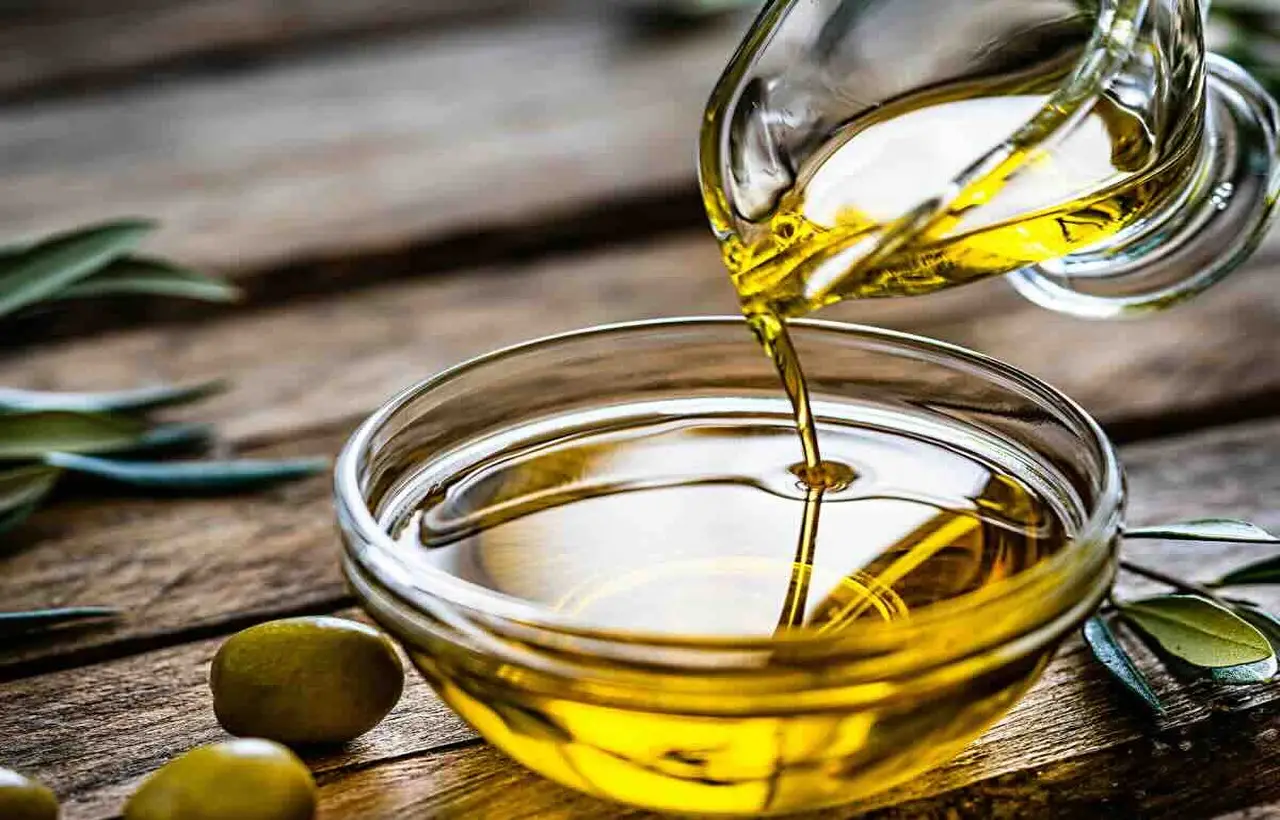 Allerta olio d’oliva: ecco i marchi da non comprare mai al supermercato Allerta olio d’oliva: ecco i marchi da non comprare mai al supermercato