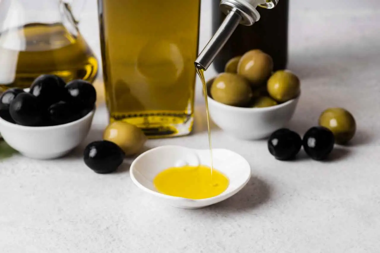 Allerta olio d’oliva: ecco i marchi da non comprare mai al supermercato Allerta olio d’oliva: ecco i marchi da non comprare mai al supermercato