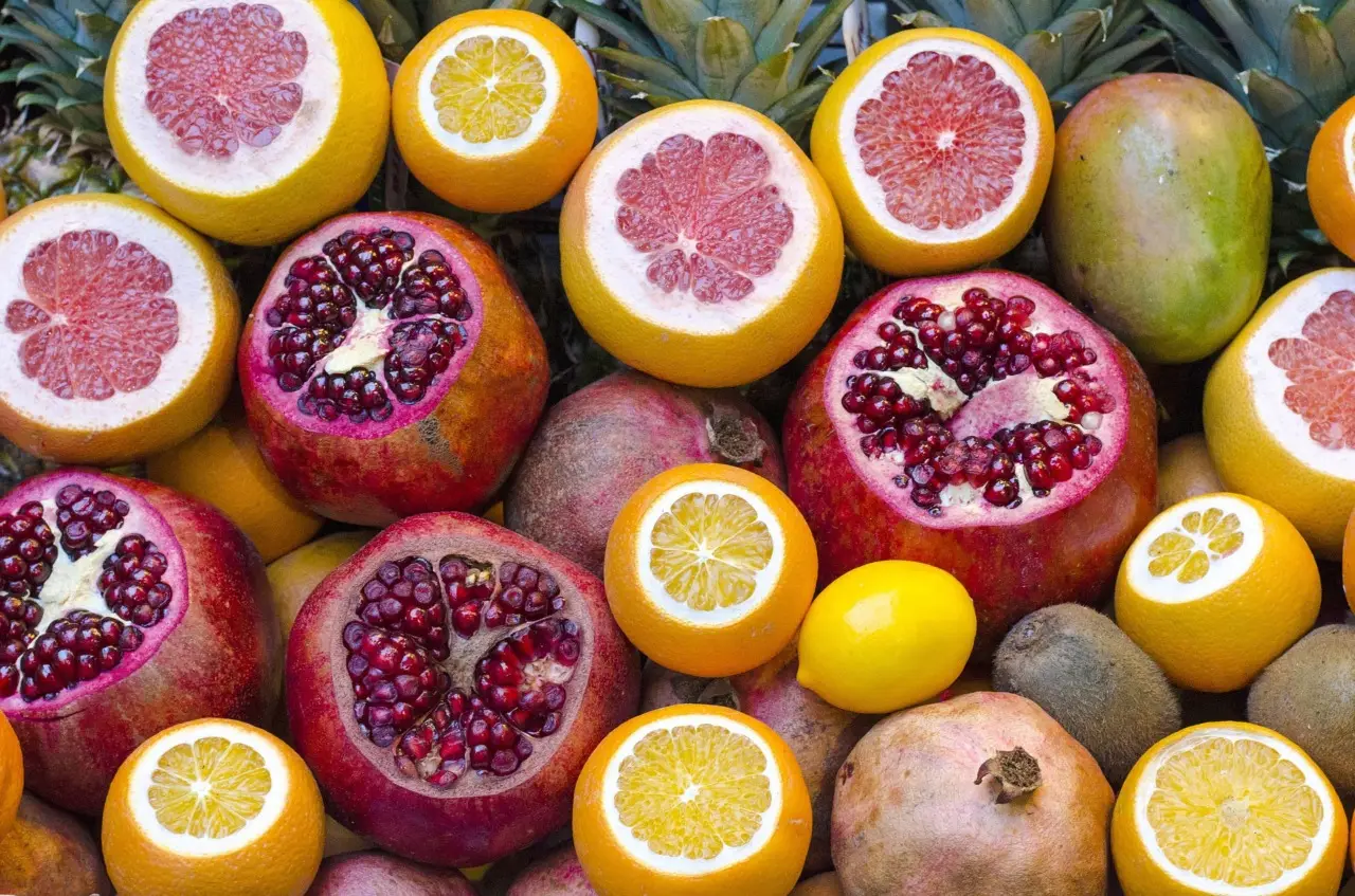 Mangiare frutta prima dei pasti per dimagrire: ecco perché funziona davvero Mangiare frutta prima dei pasti per dimagrire: ecco perché funziona davvero