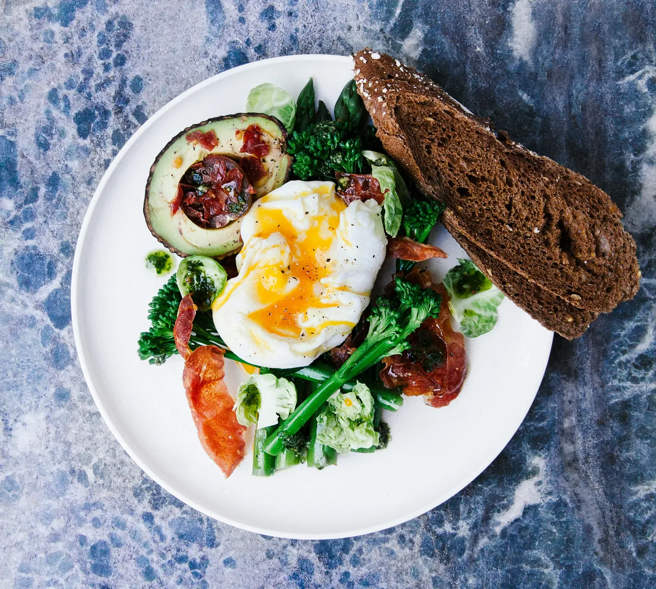 Cosa non mangiare a pranzo dopo i 40 anni per perdere peso in modo efficace Cosa non mangiare a pranzo dopo i 40 anni per perdere peso in modo efficace