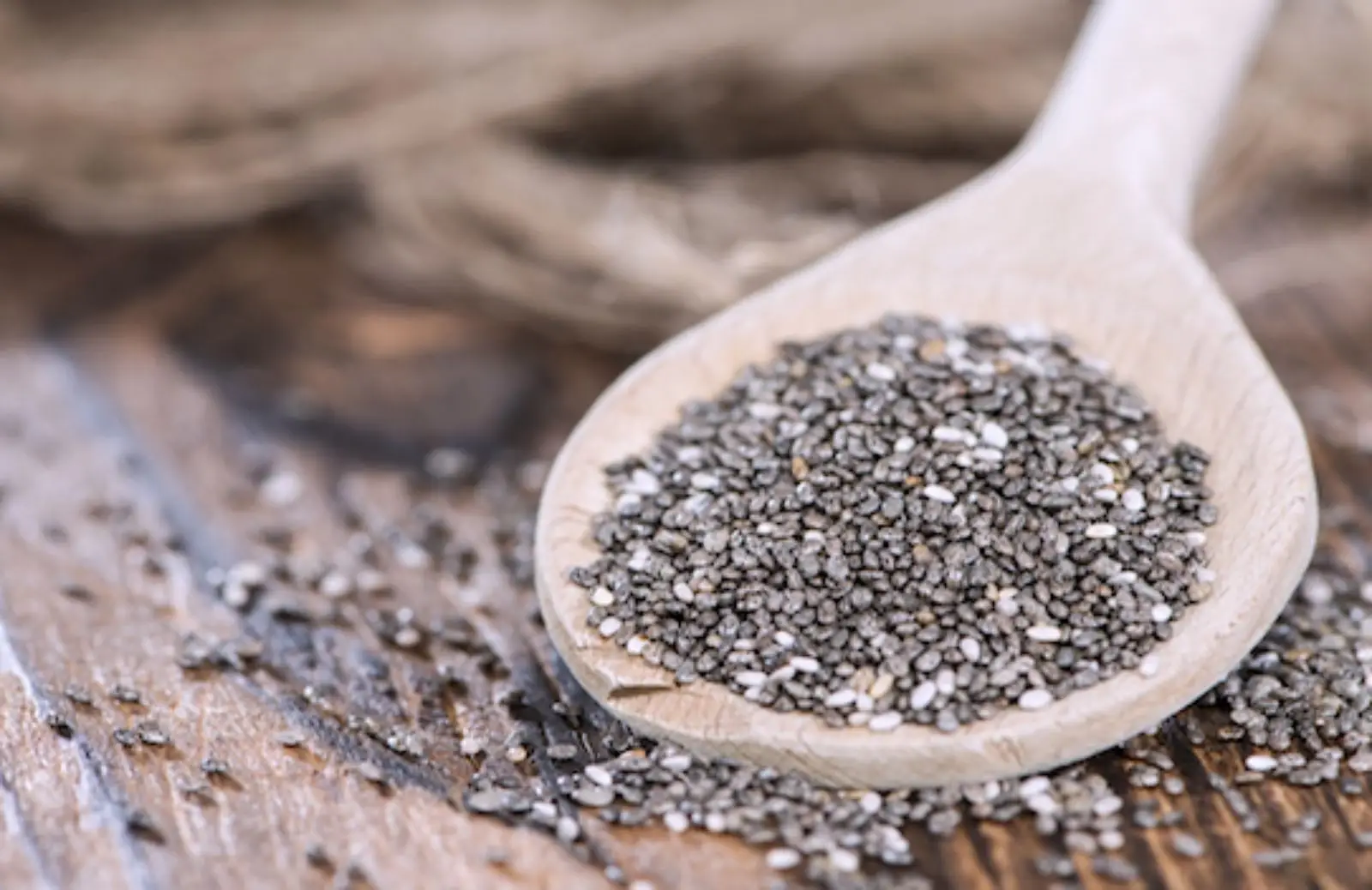 Semi di chia per sgonfiare la pancia: ecco come assumerli a colazione o cena Semi di chia per sgonfiare la pancia: ecco come assumerli a colazione o cena